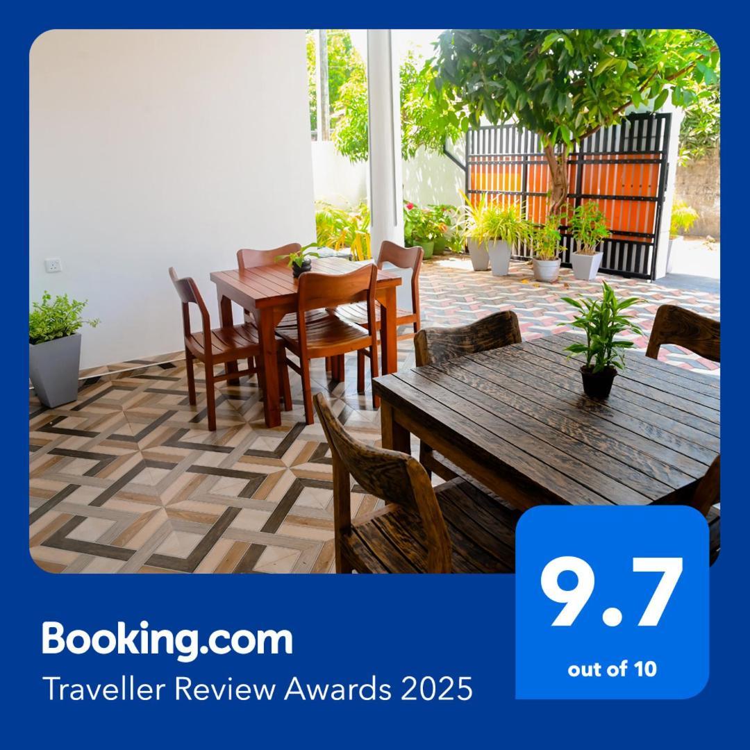 Mario Family Villa And Restaurant Негомбо Экстерьер фото